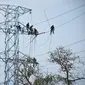 PLN tengah mempersiapkan pembangunan jaringan listrik bertegangan ekstra tinggi 500 kilovolt (kV) yang bakal membentang dari Pulau Jawa hingga Bali. (Dok PLN)