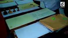 Polres Tanah Datar berhasil mengungkap peredaran ijazah palsu di Sumatera Barat. Salah satu dari tiga orang yang ditangkap merupakan seorang wartawan media cetak lokal di Sumatera Barat.

Dari hasil pemeriksaan sementara, tercatat sudah puluhan ora...