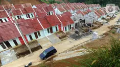 Perumahan  bersubsidi di Bukit Rancayamaya Residences, Caringin, Bogor, Minggu (14/02/2021). PT BTN Tbk mengalami lonjakan penyaluran KPR subsidi pada kuartal  III dan kuartal IV tahun 2020 setelah sempat mengalami penurunan pada kuartal kedua. (merdeka.com/Arie Basuki)