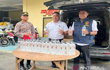 Polres Sampang Gagalkan Penyelundupan Miras Arak Bali, Ratusan Botol Disita