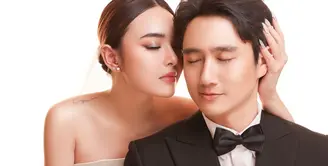 Amanda Manopo resmi unggah foto prewedding dengan Kenny Austin baru-baru ini, cincin tunangan yang dipakai pun menuai sorotan. (Foto: fdphotography90/ instagram)