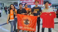 Suporter Bola Berdatangan Sambut Kedatangan Pelatih Timnas Indonesia Patrick Kluivert di Bandara Soetta