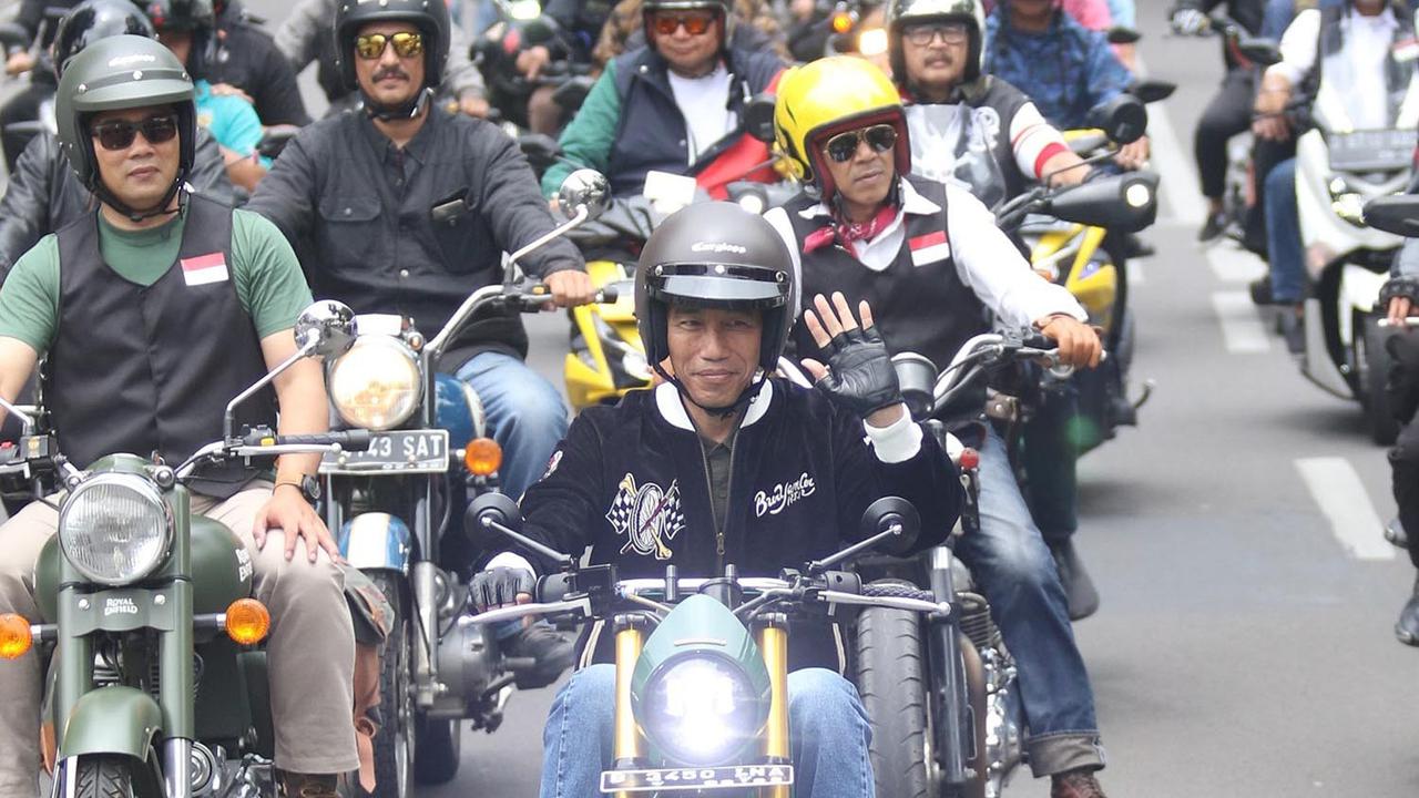 Gaya Jokowi dan Sepeda Motornya