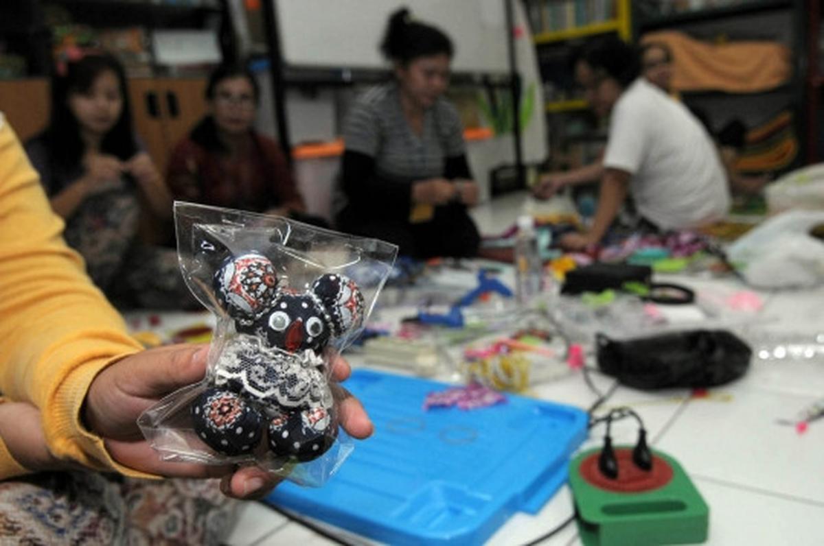 Menteri Khofifah tinjau kegiatan napi wanita di Lapas Pondok Bambu