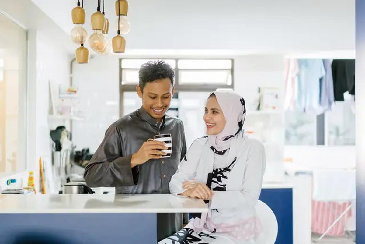 Dosakah Jika Istri Memaksa Suami untuk Sholat?