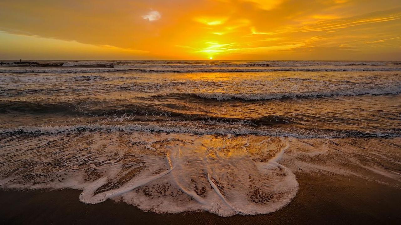 2. Pantai Alam Indah