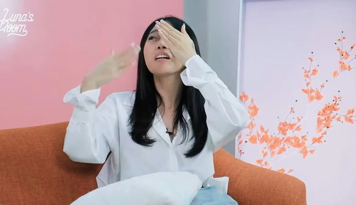 Wendy mengatakan bahwa Reza sudah selingkuh sejak masa pacaran dulu. Jadi selama 4 tahun, ia sudah diselingkuhi. (youtube.com/Luna Maya)