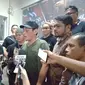 Relawan Joko Widodo. Ninoy Karundeng di Polda Metro Jaya. (Liputan6.com/Yopi Makdori)