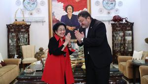 Ketua Umum PDI Perjuangan (PDIP) yang juga Presiden Ke-5 Indonesia, Megawati Soekarnopuri menerima kunjungan Duta Besar Republik Islam Iran untuk Indonesia Mohammad Boroujerdi. (Foto: Tim Media PDIP).