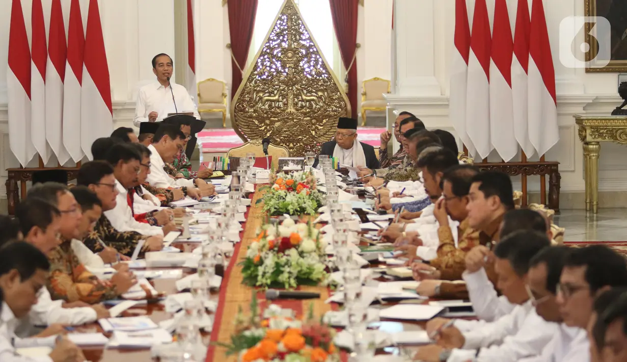 Suasana rapat kabinet paripurna di Istana Merdeka, Jakarta, Kamis (24/10/2019). Dalam rapat kabinet paripurna perdana tersebut  mendengarkan arahan Presiden dan membahas anggaran pendapatan dan  belanja negara tahun 2020. (Liputan6.com/Angga Yuniar)
