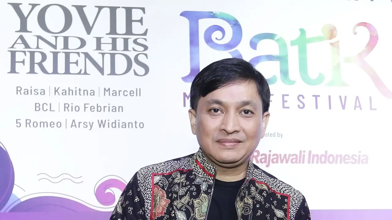 [Fimela] Yovie Widianto di jumpa pers Batik Music Festival 2019