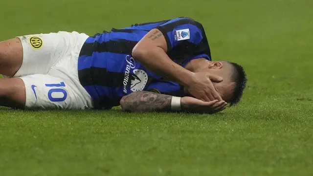 Foto: Momen Panasnya Derby Della Madonnina Edisi ke-239 yang Berbuah Gelar Liga Italia ke-20 Inter Milan Sepanjang Sejarah
