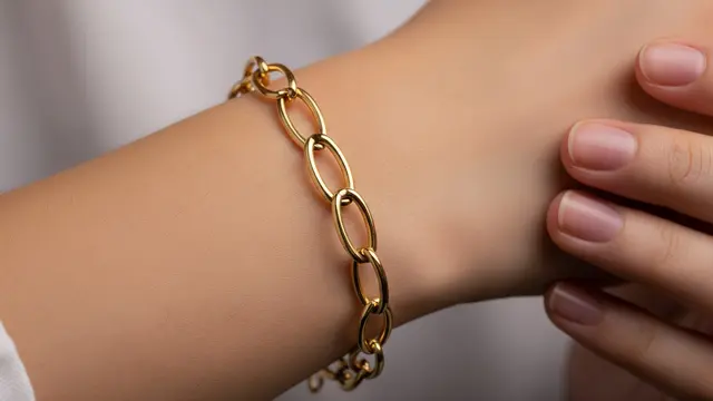 Model Gelang Emas 750 Terbaru 2026 yang Elegan dan Banyak Dicari Desain Rantai Oval