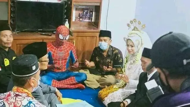 6 Potret Outfit saat Kondangan Ini Nyeleneh Banget, Bikin Geleng Kepala