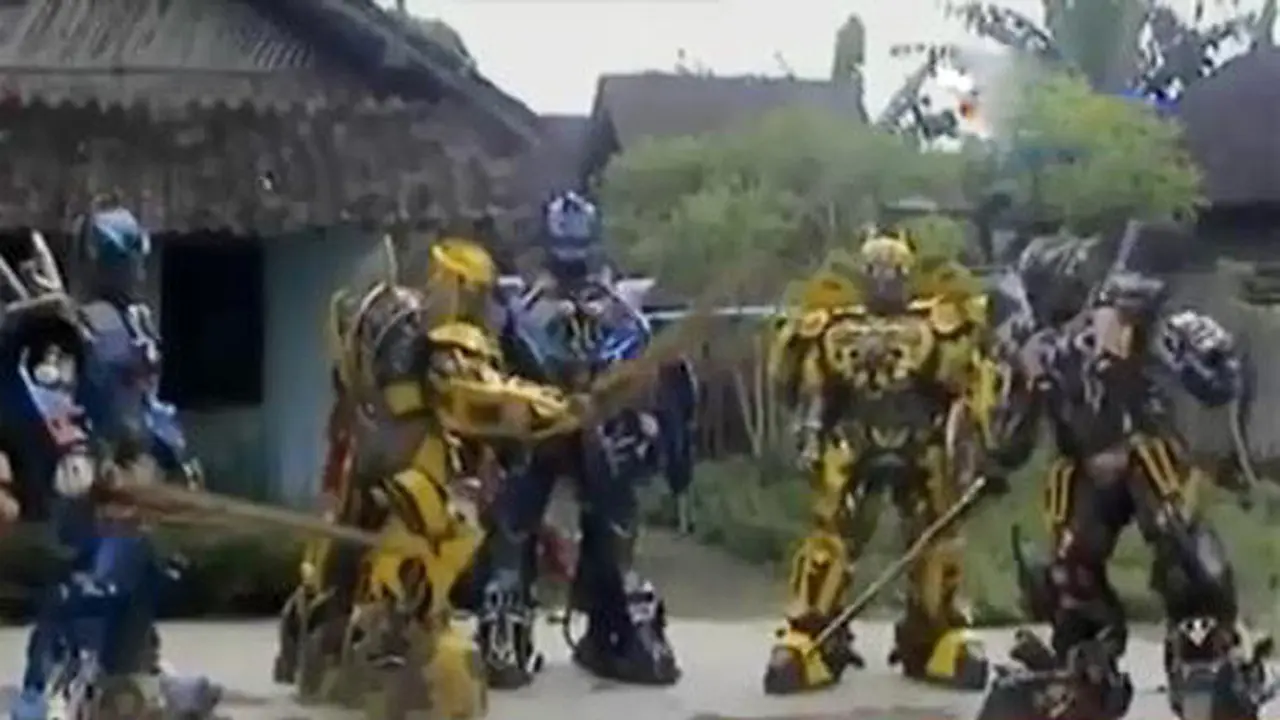  Tengok Kampung Optimus Prime dan Bumble Bee di Semarang