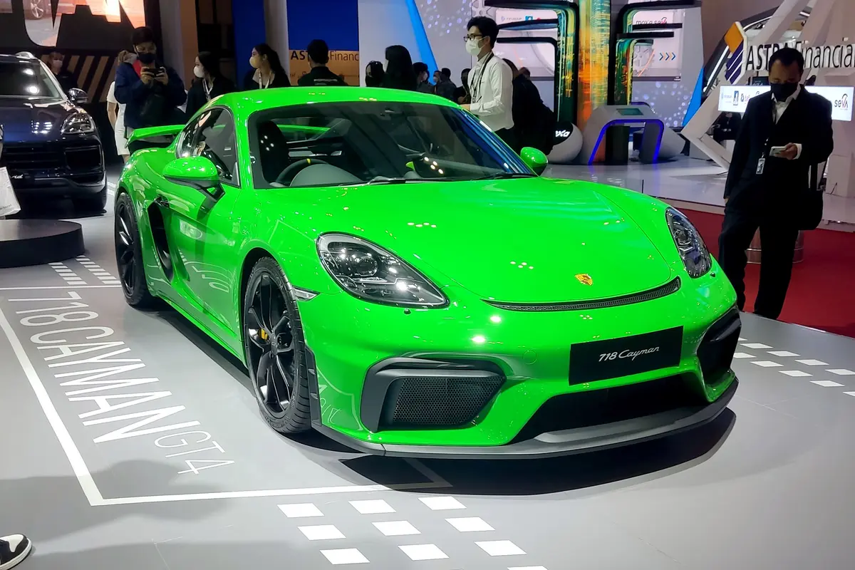 Porsche Cayman GT4