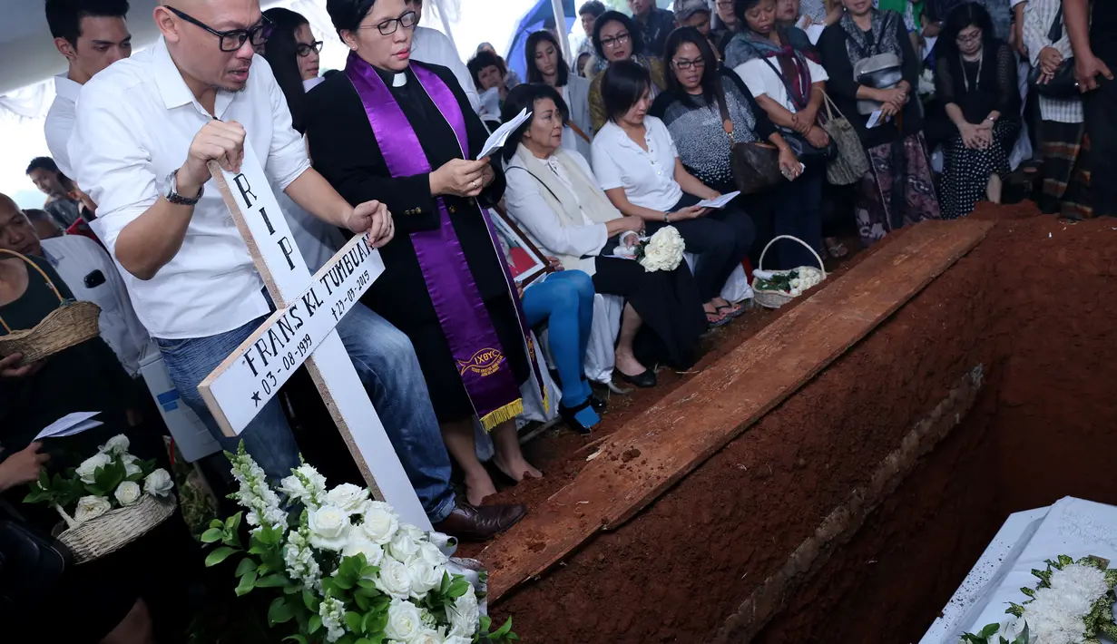 Frans Tumbuan dimakamkan di TPU Tanah Kusir