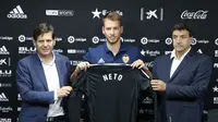 Neto resmi merapat ke Valencia dari Juventus (Valencia). 