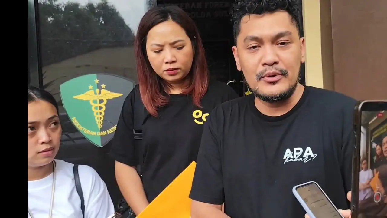 Keluarga pramugari pesawat ATR Florencia. (Liputan6.com/Fauzan)