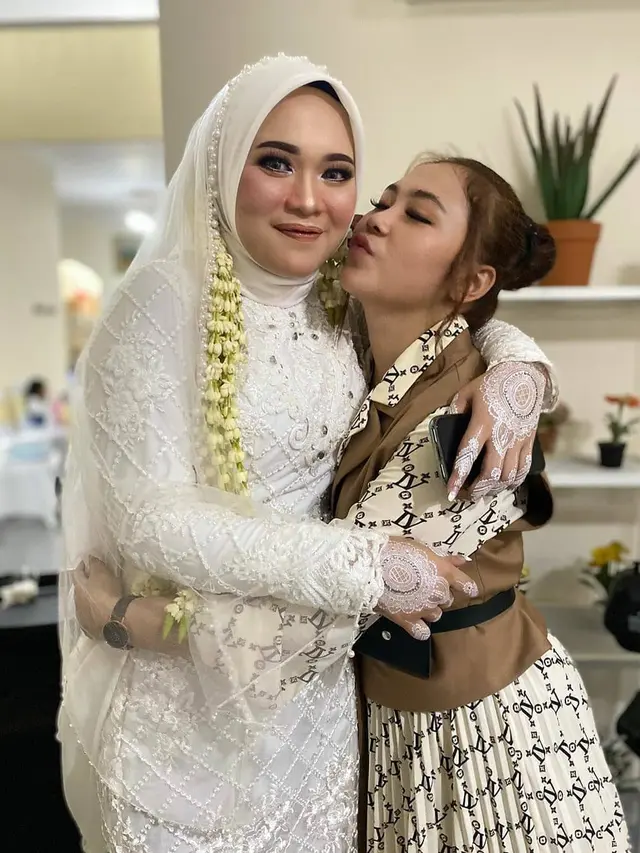 Momen pernikahan Anisa Rahman dengan Hussein Ali