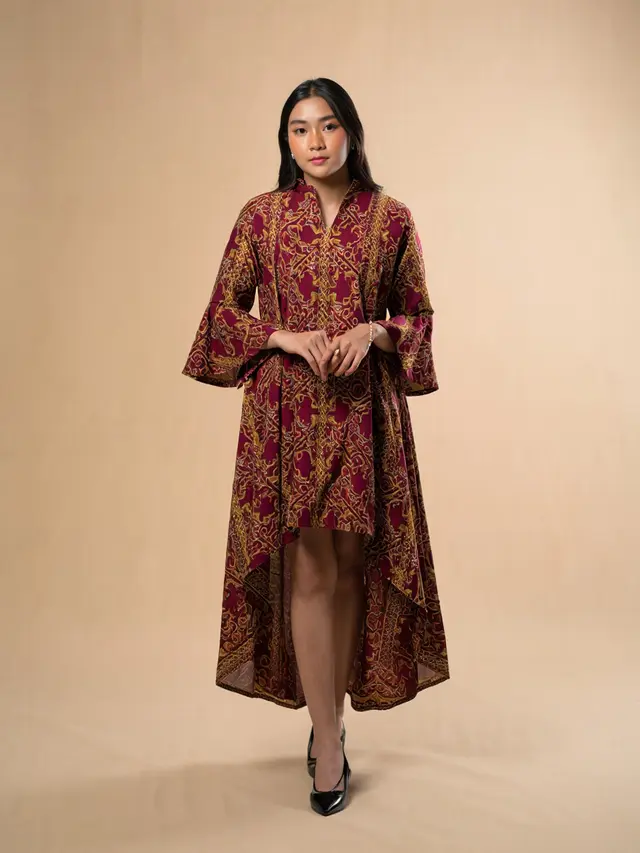 Batik Lengan Lonceng High-Low Modis untuk Pesta Malam
