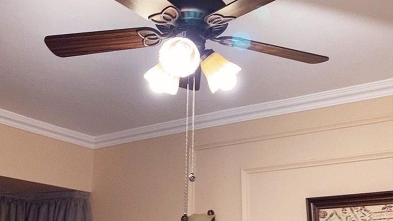 2. Lampu Gantung dengan Kipas: Fungsional dan Estetis