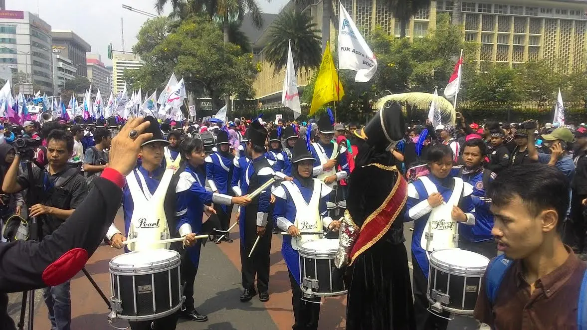 Drum Band yang mewarnai aksi demo buruh kemarin (1/5/2017). (Liputan6.com/ Ahmad Romadoni)