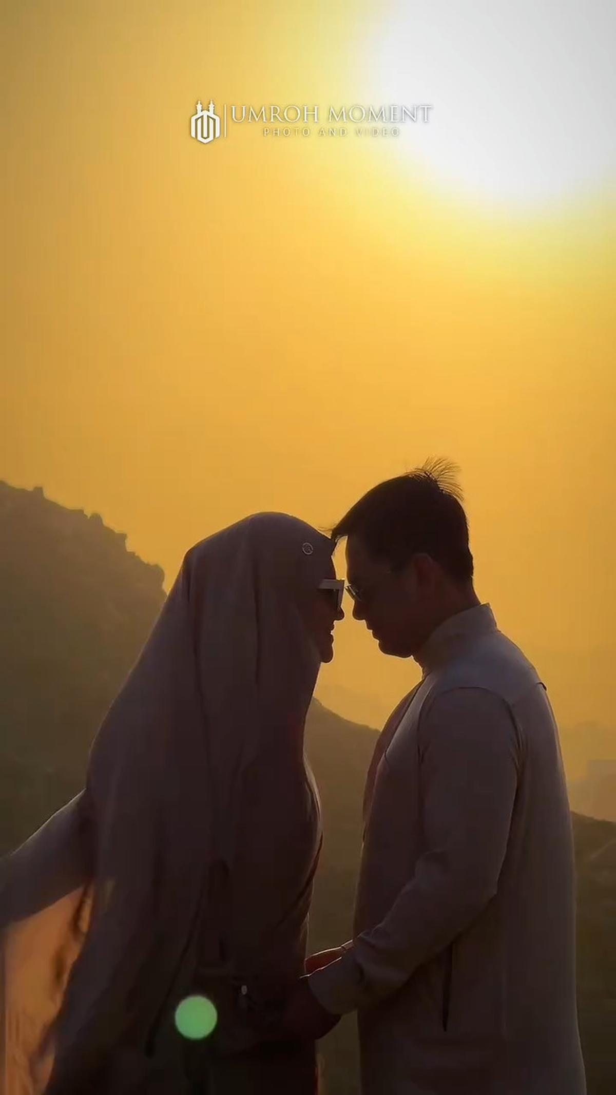 Wedding Anniversary ke-7, Tommy Kurniawan Romantis Ajak Istri ke Tanah Suci