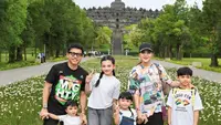 Potret Liburan Keluarga Ashanty ke Jogja Magelang, Ajak Cucu Naik KA Mewah hingga Wisata Sejarah