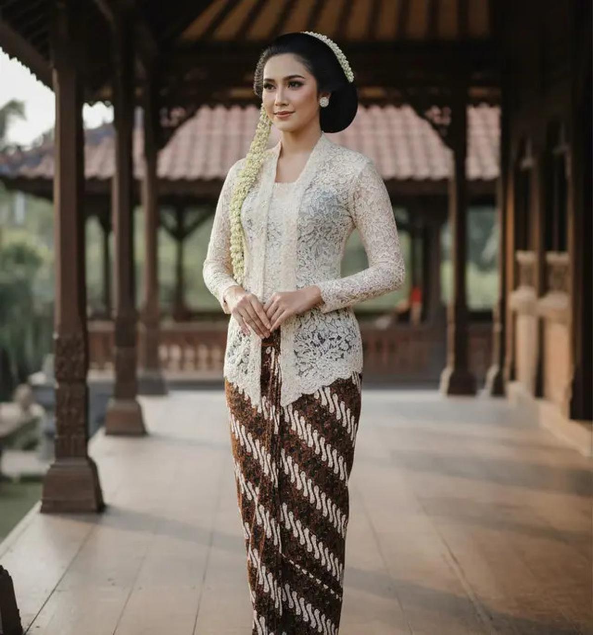 7 Kumpulan Prompt Gemini AI Foto Pakai Kebaya dan Sanggul, Gaya Tradisional yang Menawan