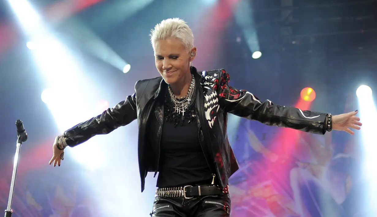 Penampilan vokalis grup band Roxette Marie Fredriksson saat konser di Berlin, Jerman, 11 Juni 2011. Marie Fredriksson meninggal dunia pada 9 Desember 2019. (Britta Pedersen/dpa/AFP)