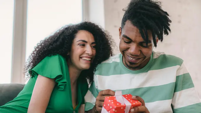 Zodiak yang suka diberikan hadiah