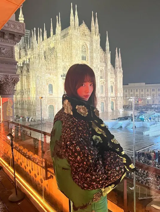Lee Sung Kyung menandatangi kontrak dengan YG Entertainment untuk akting dan modeling, YGK-Plus. (FOTO: instagram.com/heybiblee/)