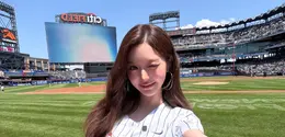 Intip potret Jang Wonyoung IVE di lapangan baseball MLB (@for_everyoung10)