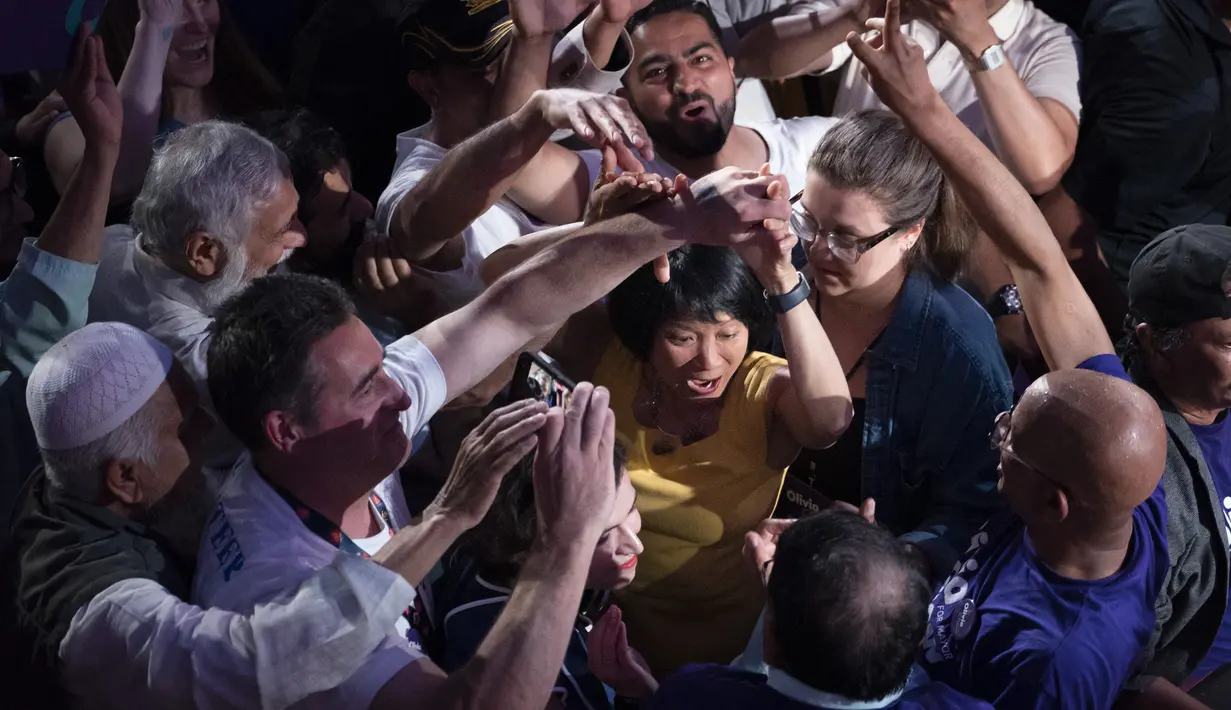 Kandidat dari kelompok kiri, Olivia Chow, terpilih pada hari Senin sebagai wali kota kota terbesar di Kanada, mengakhiri lebih dari satu dekade pemerintahan konservatif. (Ian Willms / GETTY IMAGES NORTH AMERICA / Getty Images via AFP)
