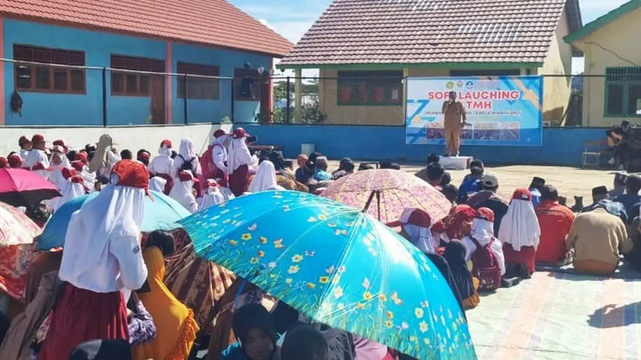 Penantian Panjang Sekolah di Pedalaman Muara Enim Sumsel Akhirnya Teraliri Listrik