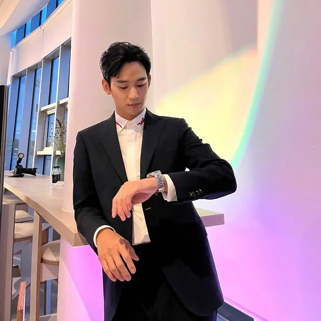 Potret Kim Soo Hyun (Sumber: Instagram/@soohyun_k216)