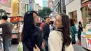 Dalam film terbarunya ini ia akan beradu akting dengan Anna Jobling yang merupakan aktris kelahiran Kuala Lumpur. Dalam momen kebersamaannya, Yoriko dan Anna pun terlihat akrab menikmati waktu bersama ketika berada di Myeongdong, Seoul, Korea Selatan. (Liputan6.com/IG/@yorikooangln_)