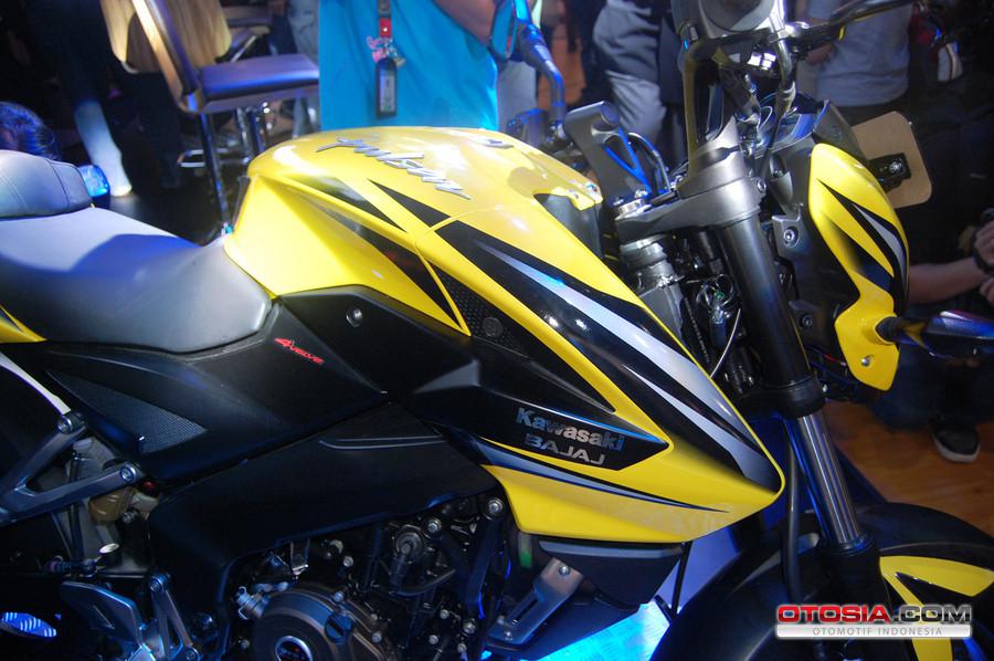 Kawasaki Bajaj Pulsar 200NS - Tangki