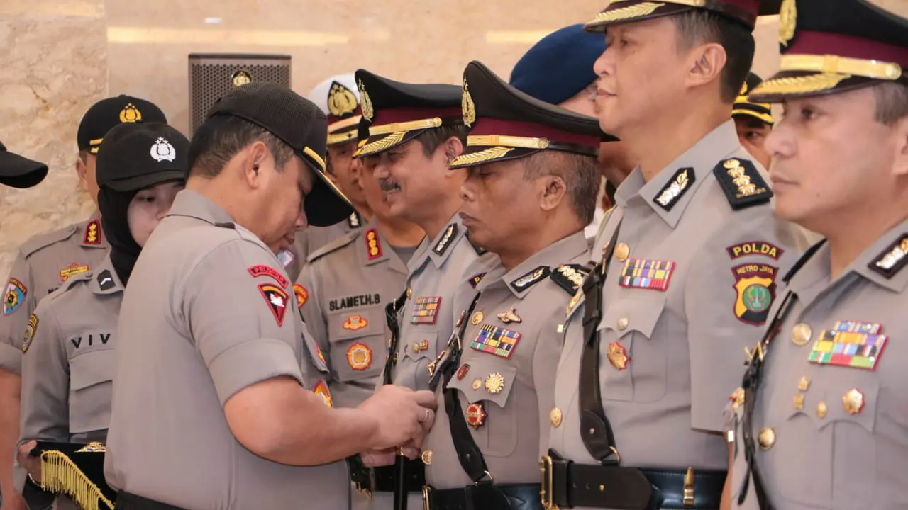 Kapolda Metro Jaya melantik 4 pejabat baru di lingkungan Polda Metro Jaya. (30/4/2019))