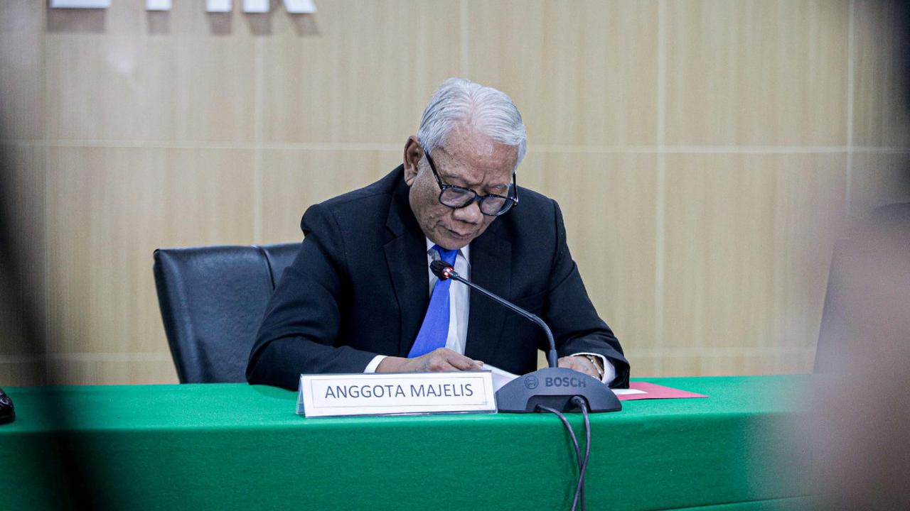 Anggota majelis etik Dewan Pengawas (Dewas) Komisi Pemberantasan Korupsi (KPK) Harjono menyebut ketua nonaktif KPK, Firli Bahuri menyewa rumah mewah di Jalan Kertanegara Nomor 46 sejak awal tahun 2021.<br>