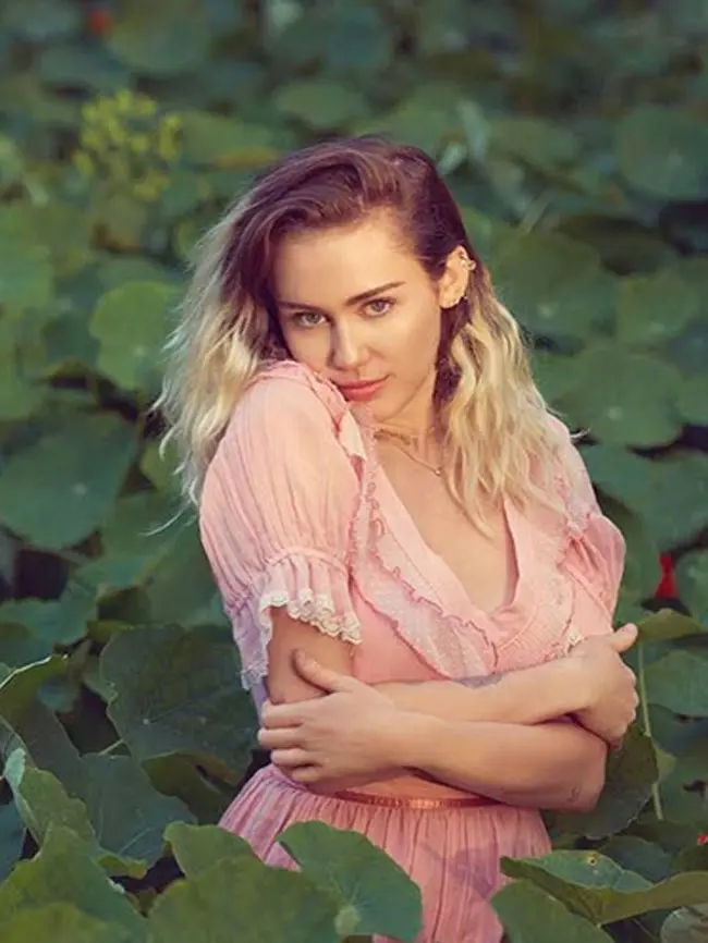 5 anak selebriti Hollywood ini miliki karier yang lebih gemilang dari orangtuanya. (Instagram/mileycyrus)