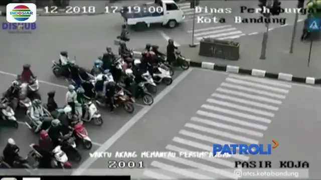 Dinas Perhubungan Kota Bandung buat video parodi pelanggar lalu lintas diiringi penggalan lagu sayur kol.