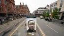 Sebuah mural George Floyd di Manchester tengah, Inggris (4/6/2020). George Floyd tewas kehabisan napas saat dalam penahanan pihak kepolisian Negara Bagian Minnesota, wilayah Midwest Amerika Serikat, pada pekan lalu. (Xinhua/Jon Super)