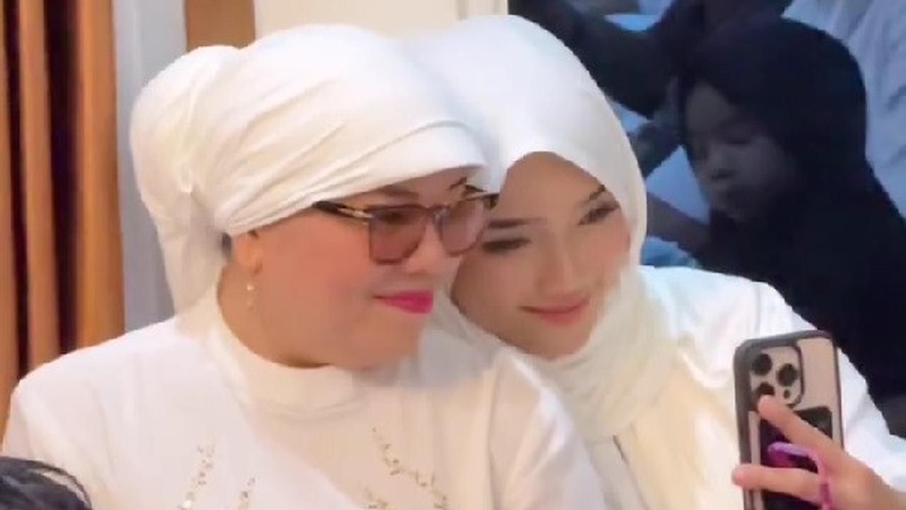 Potret Fuji Berhijab Syari di Momen Pengajian Frans Faisal, Netizen: Versi Yalili Yalili Ga Ada Obat