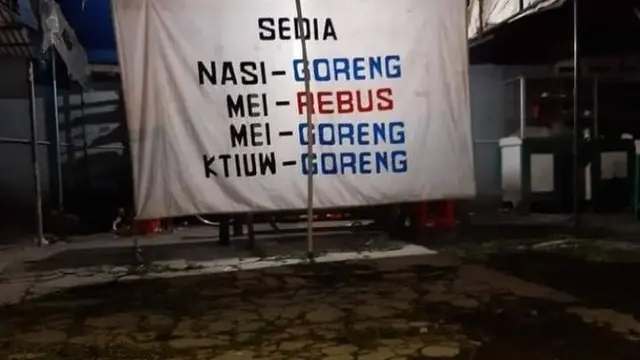 6 Spanduk Jualan Salah Tulis Ini Kocak, Bikin Pembeli Mikir Dua Kali