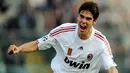 Kaka - Pemain asal Brasil ini merupakan motor serangan sekaligus kunci permainan AC Milan di Liga Champions 2007. Kaka mampu menghancurkan lini pertahanan Liverpool dan memberikan beberapa assist untuk kemenangan AC Milan atas Liverpool di laga final Liga Champions 2007. (AFP/Giuseppe Cacace)