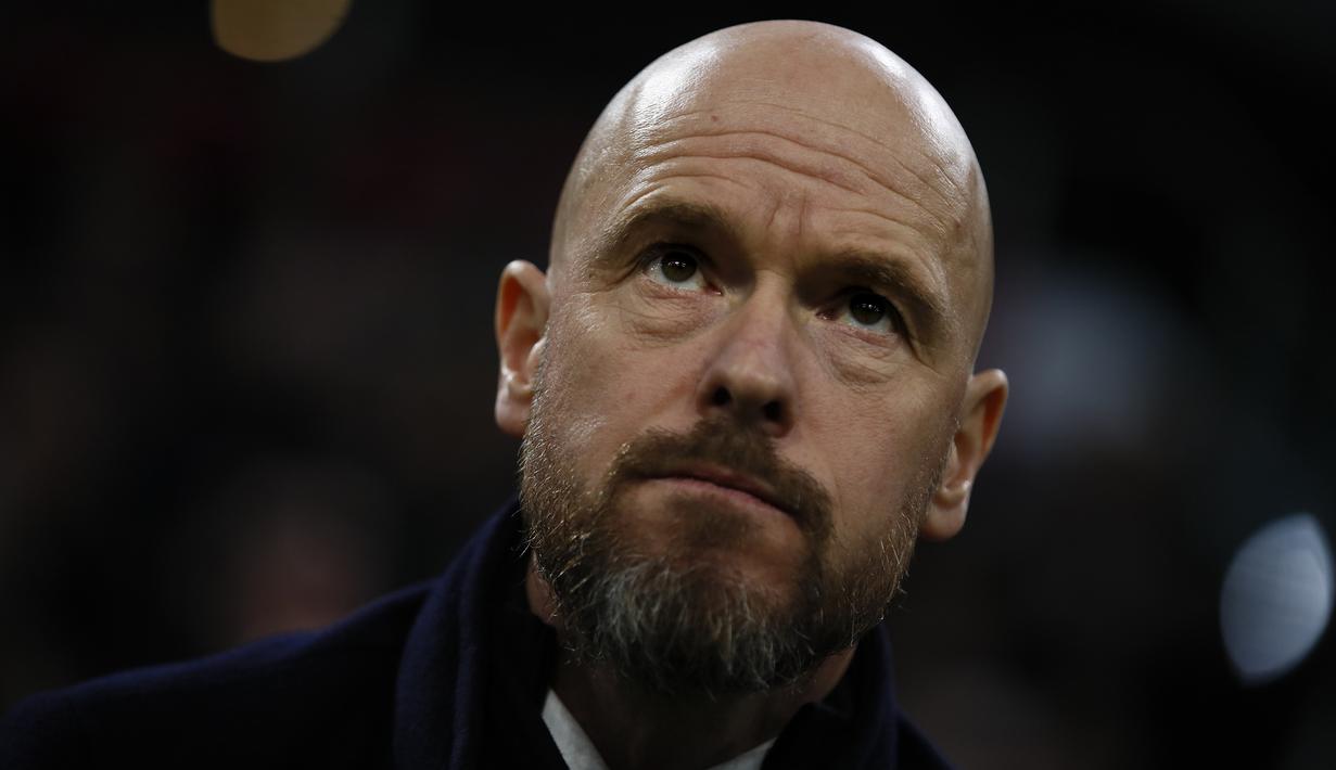 Kesepakatan secara verbal telah terjadi antara Erik Ten Hag dengan perwakilan Manchester United tentang masa depan pelatih asal Belanda tersebut untuk membesut MU musim depan. Jika benar terjadi, Erik Ten Hag akan mengikuti jejak 8 kompatriotnya berikut ini. (AP/Peter Dejong)