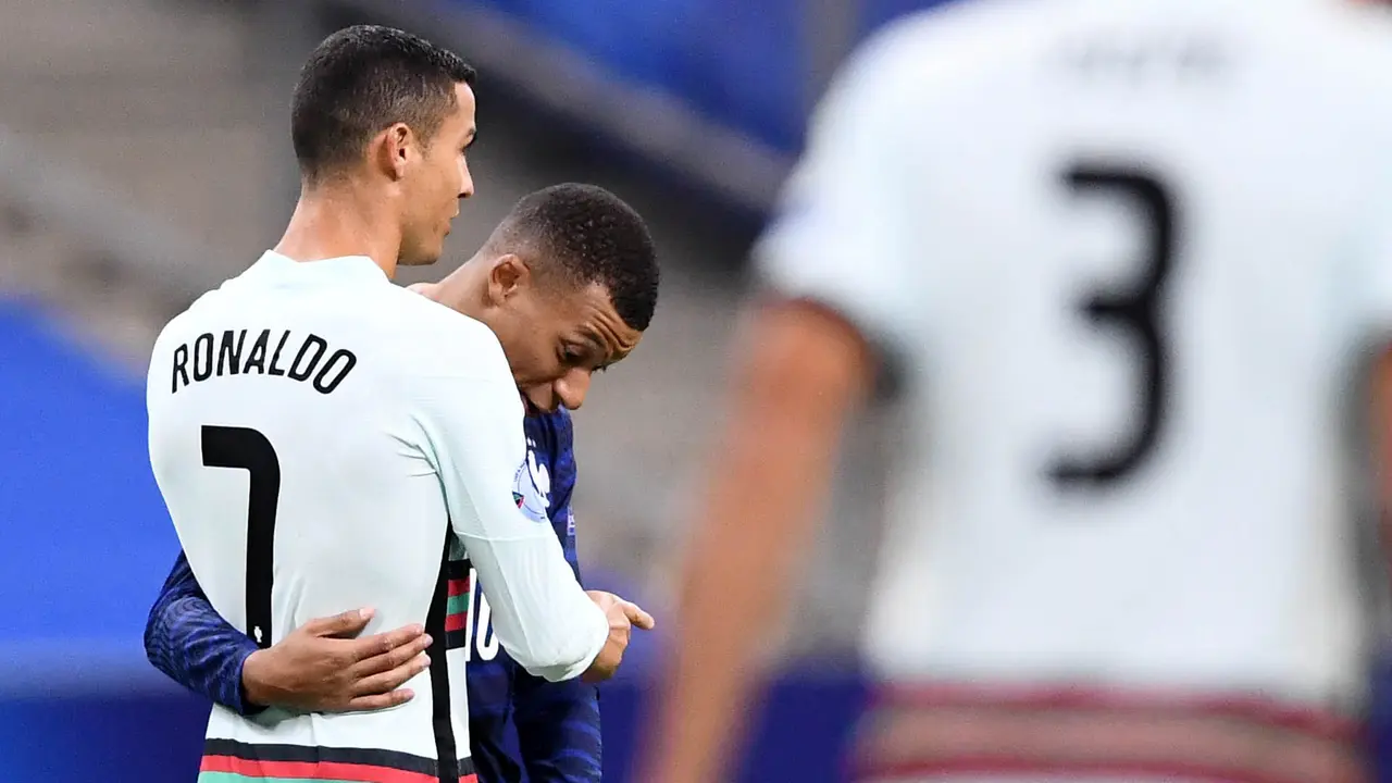 Momen Keakraban Cristiano Ronaldo dan Kylian Mbappe, Portugal Kontra Prancis Sama Kuat