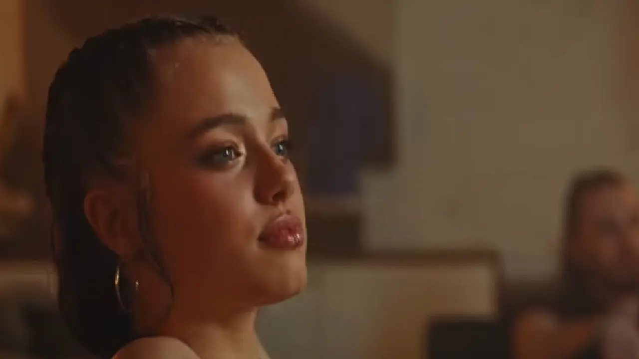 Gaya Hip-hop Shiloh Jolie Menari di Video Klip Penyanyi Korea Selatan, Duplikat Angelina Jolie